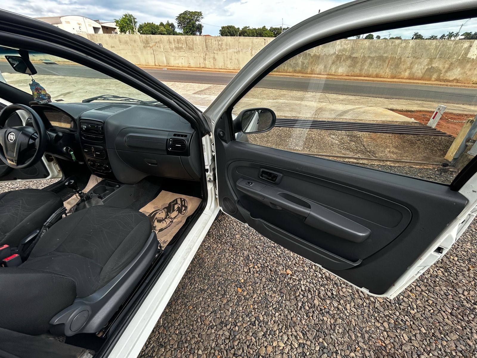 Fiat Strada 1.4 Hard Working Flex 2 Portas (11)