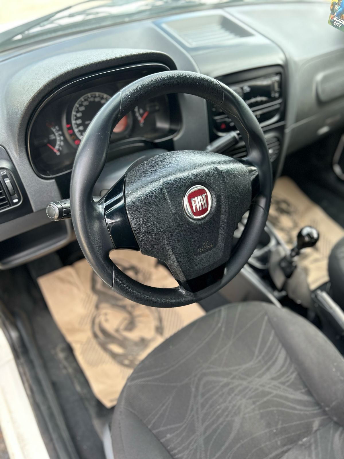 Fiat Strada 1.4 Hard Working Flex 2 Portas (13)