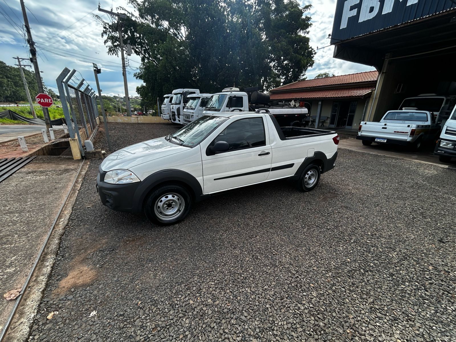 Fiat Strada 1.4 Hard Working Flex 2 Portas (2)