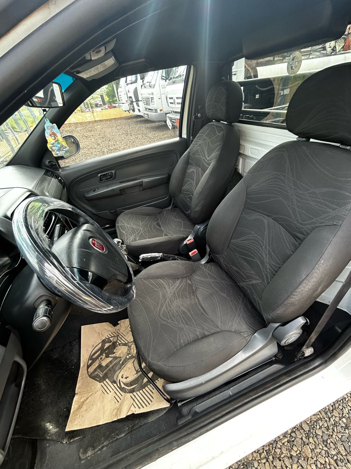 Fiat Strada 1.4 Hard Working Flex 2 Portas (7)