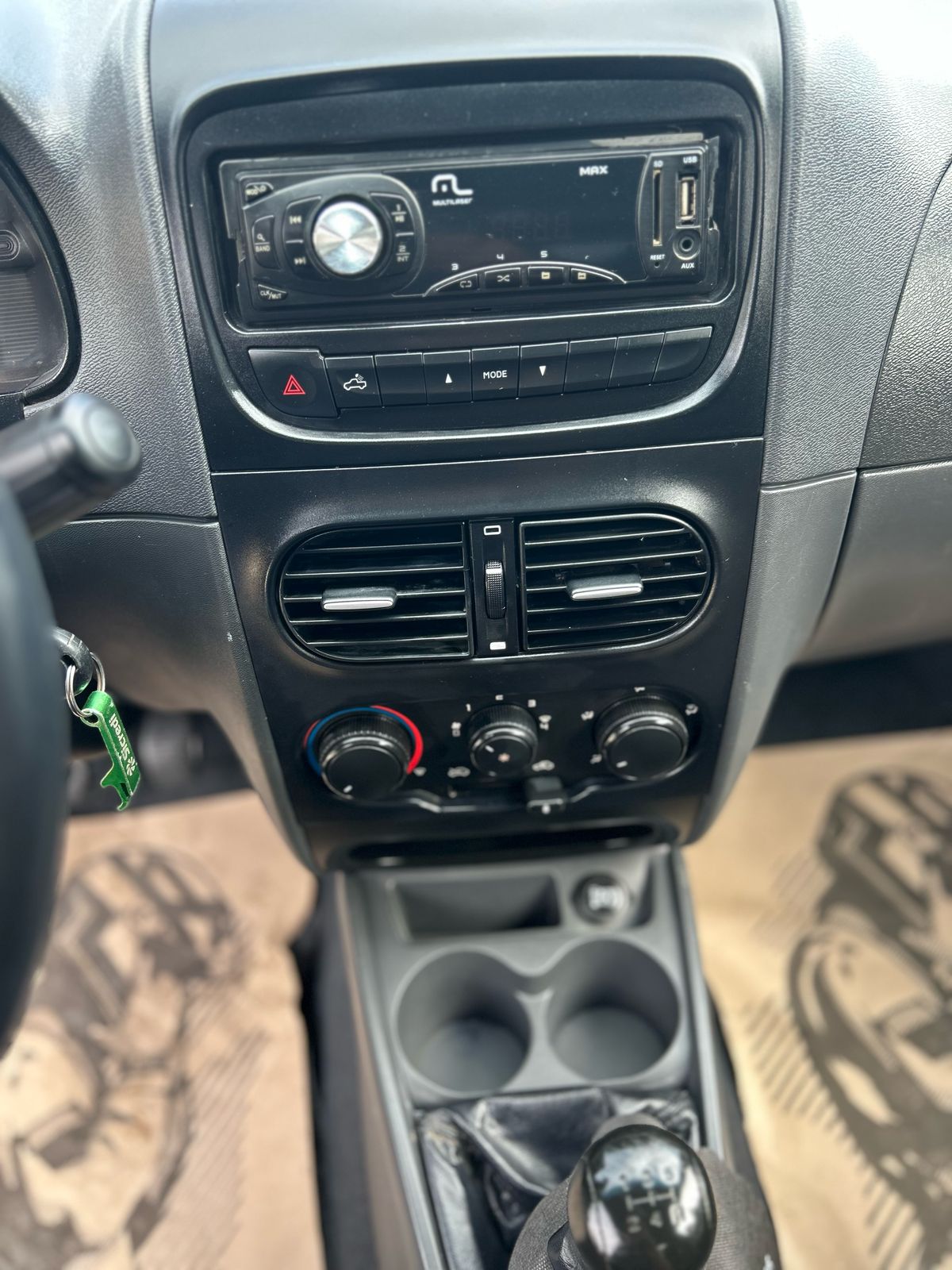 Fiat Strada 1.4 Hard Working Flex 2 Portas (9)