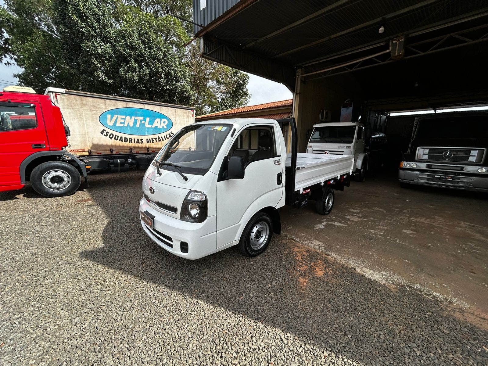 KIA Bongo 2.5 HD Carroceria Ano 2020 (2)