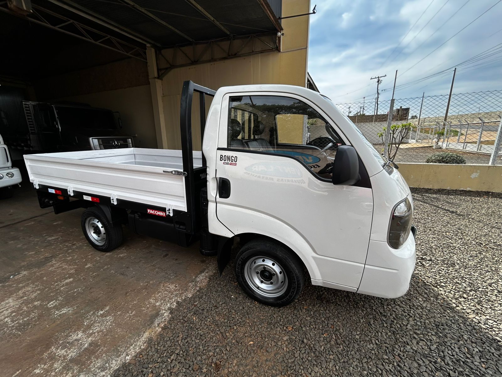KIA Bongo 2.5 HD Carroceria Ano 2020 (5)